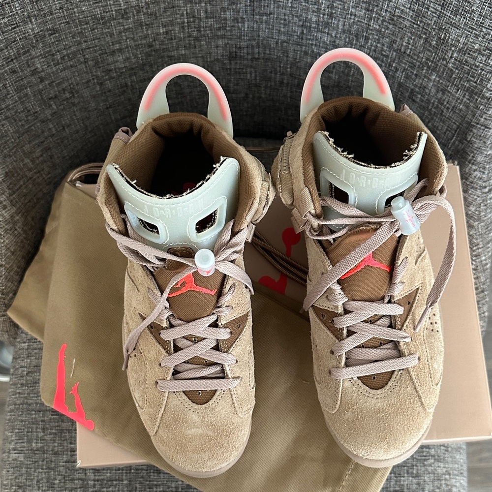 Travis Scott x Air Jordan 6 Retro ‘British Khaki’ - Picture 2 of 6